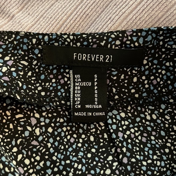 Forever 21 skirt - high waisted - size small- black, blue, white and pur… - Picture 3 of 3